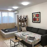 дом1 Apartment