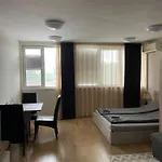 дом1 Apartment *