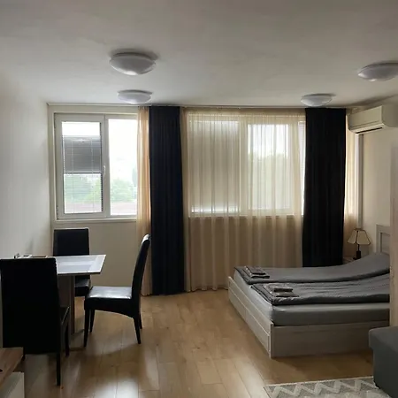 дом1 Апартамент *
